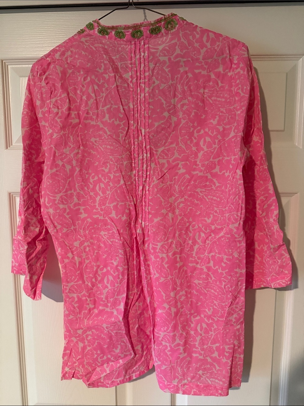 Lilly Pulitzer Hot Pink Printed Tunic with Green Embroidered V-Neck - Picture 5 of 11